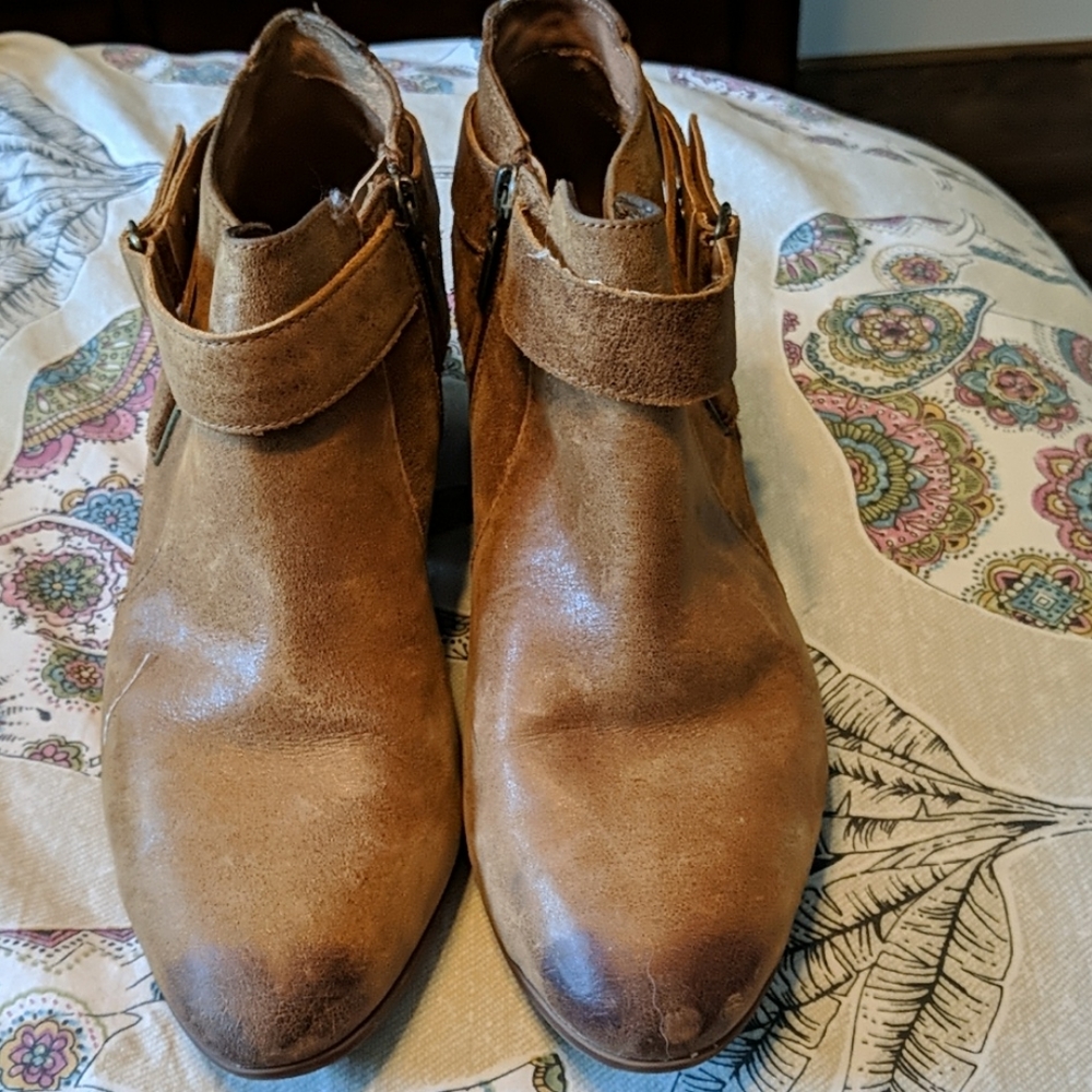 Clarks Spye Belle Bootie - Picture 2 of 4